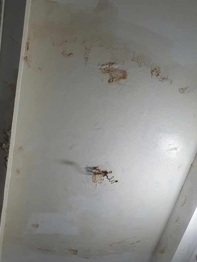 Chống Thấm Nhà Hiệu Quả - Bảo Vệ Ngôi Nhà Của Bạn 18 Công Ty TNHH Kỹ Thuật Xây Dựng Frame z6804935482240 3b29e339d995b8d6d51c5f522e9569a9 edited Công Ty TNHH Kỹ Thuật Xây Dựng Frame